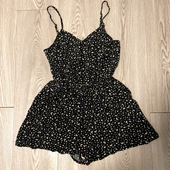 H&M Floral Romper - Picture 1 of 2